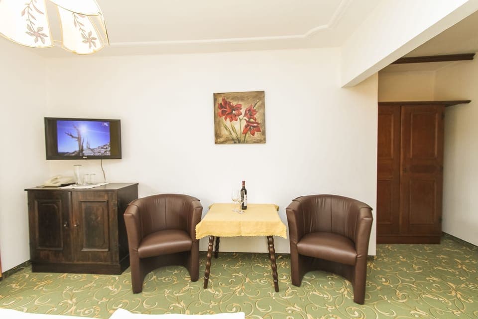 Comfort Double Room, Balcony | Desk, cribs/infant beds, free WiFi, bed sheets