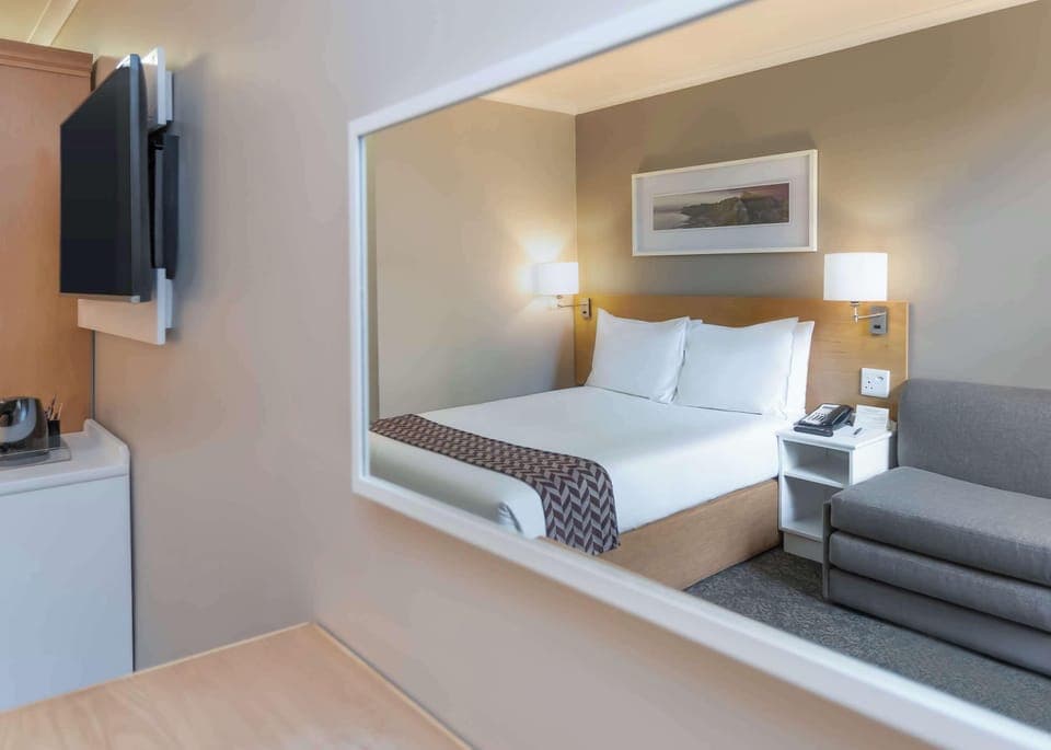 In-room safe, desk, soundproofing, iron/ironing board