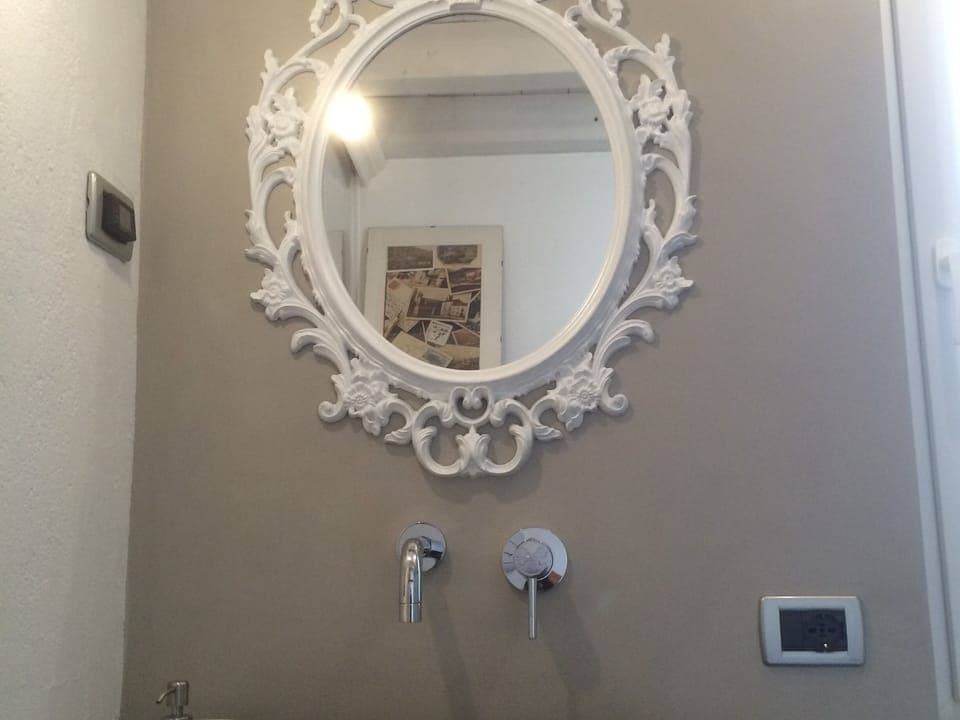 Standard Twin Room, Ensuite, Courtyard View (Camera Margherita) | Bathroom