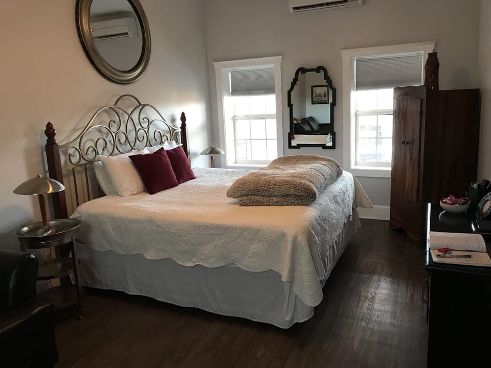 King Size Serta i-Comfort beds!