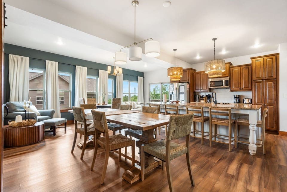 Kitchen, dining room