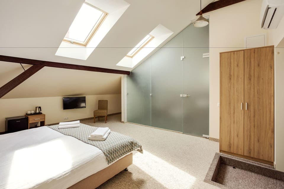 Superior Twin Room | Blackout drapes, soundproofing, iron/ironing board