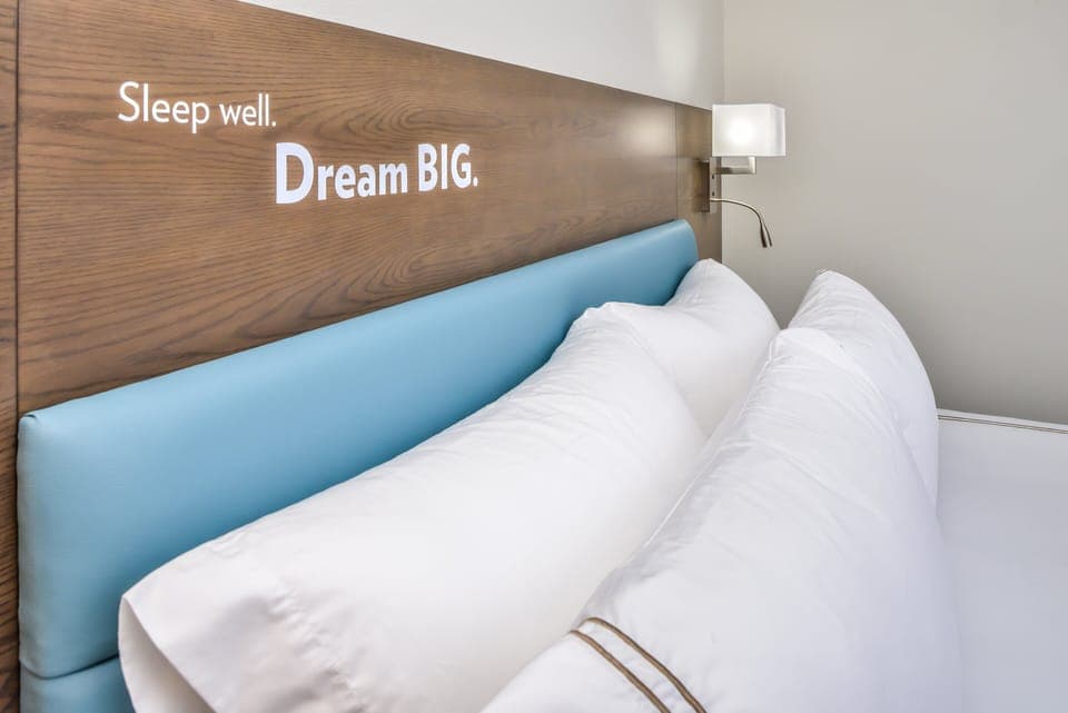 Desk, laptop workspace, iron/ironing board, free WiFi