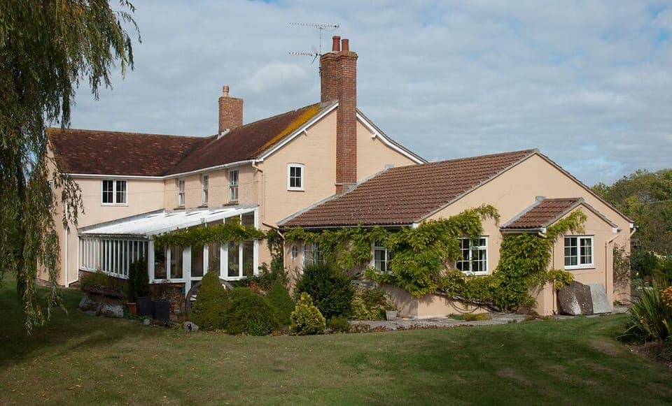 Ridge Farm Annexe adjoins the main house,  set in it's own 3 acres of land