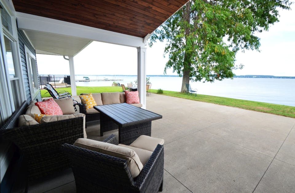 Exclusive House, 5 Bedrooms, Kitchen, Beachfront | Terrace/patio