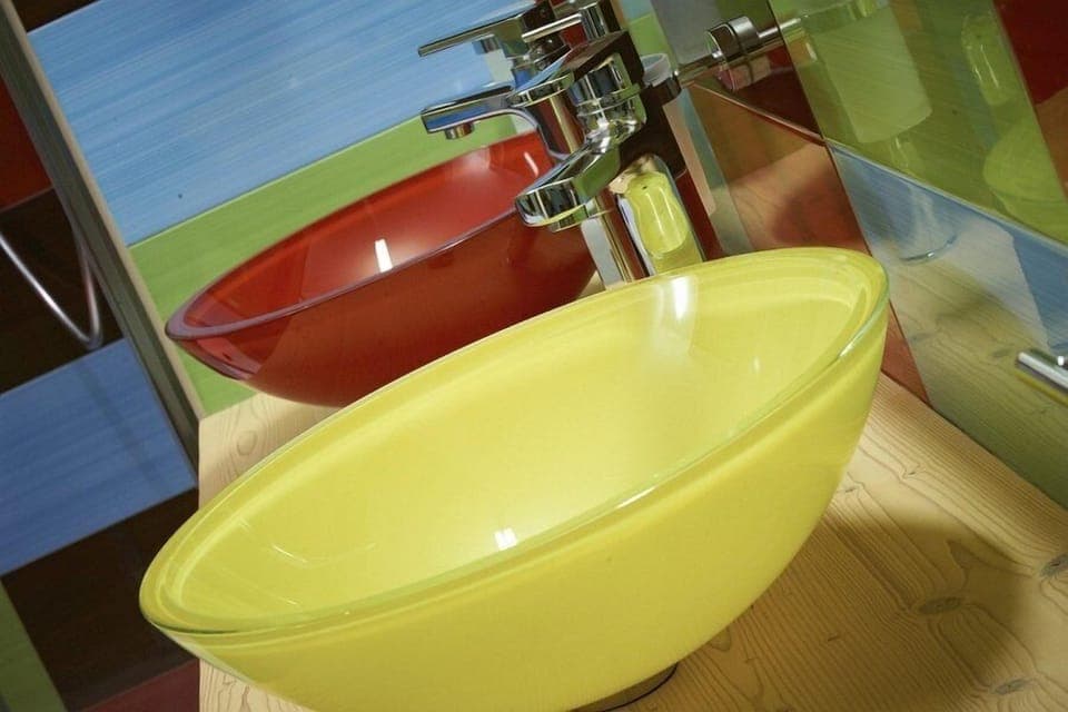 Bathroom sink
