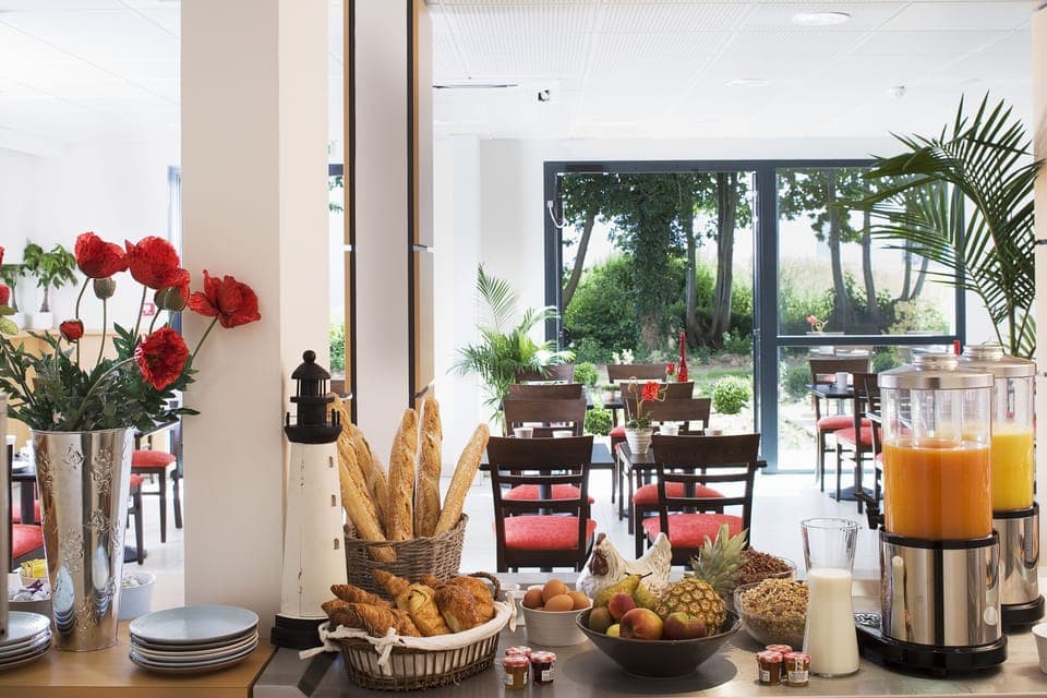 Daily buffet breakfast (EUR 16 per person)