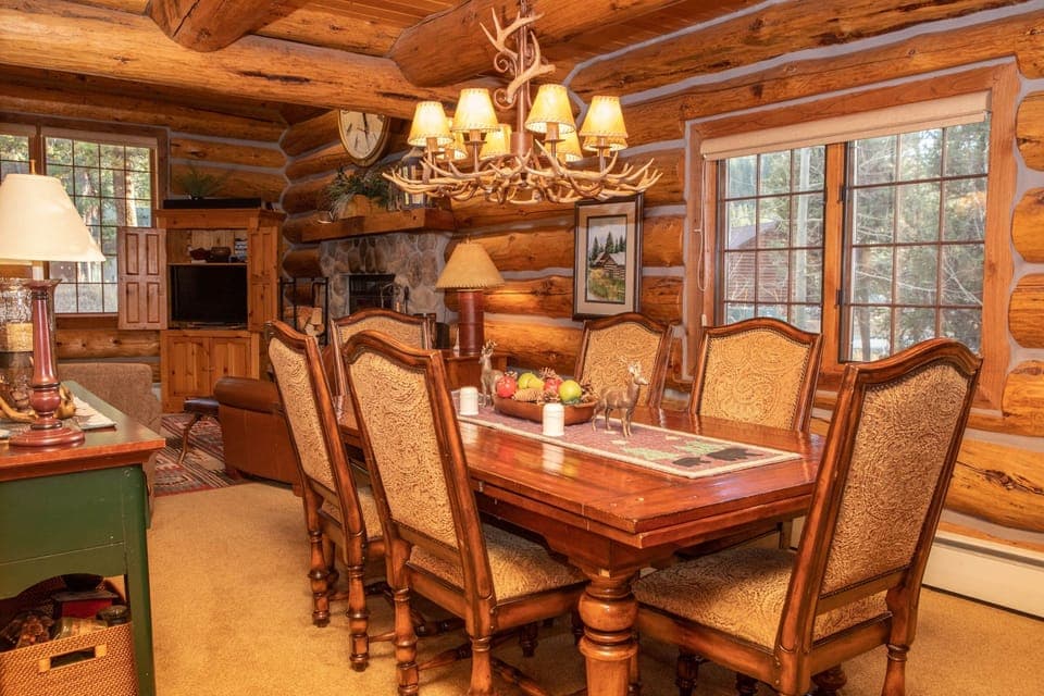 House, 5 Bedrooms | Dining