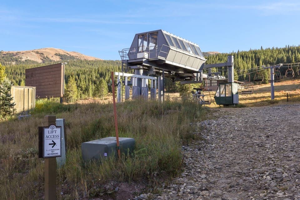 House, 5 Bedrooms | Property grounds