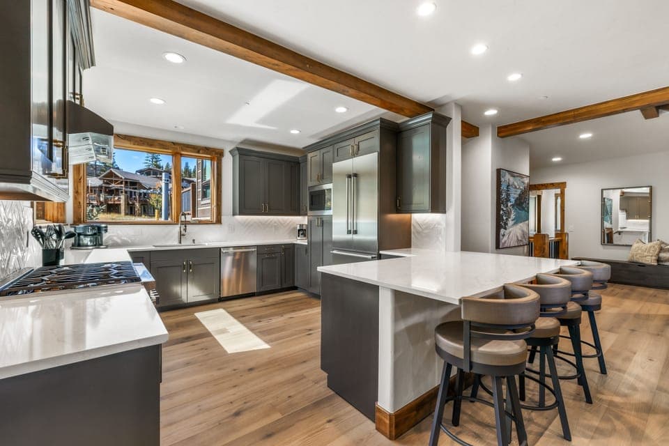 House, 4 Bedrooms | Private kitchen | Fridge, oven, coffee/tea maker, toaster