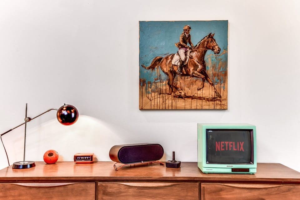 Vintage Soul: Great stereo, and glorious 14" color Smart TV ;) Netflix/Pandora