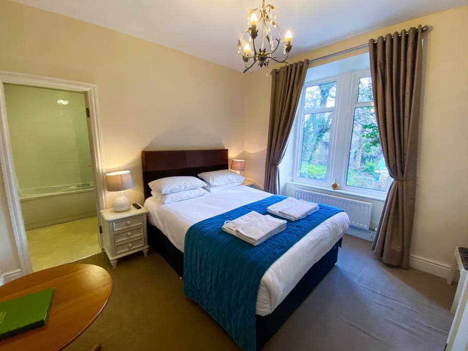 Double Room | Living area | Plasma TV