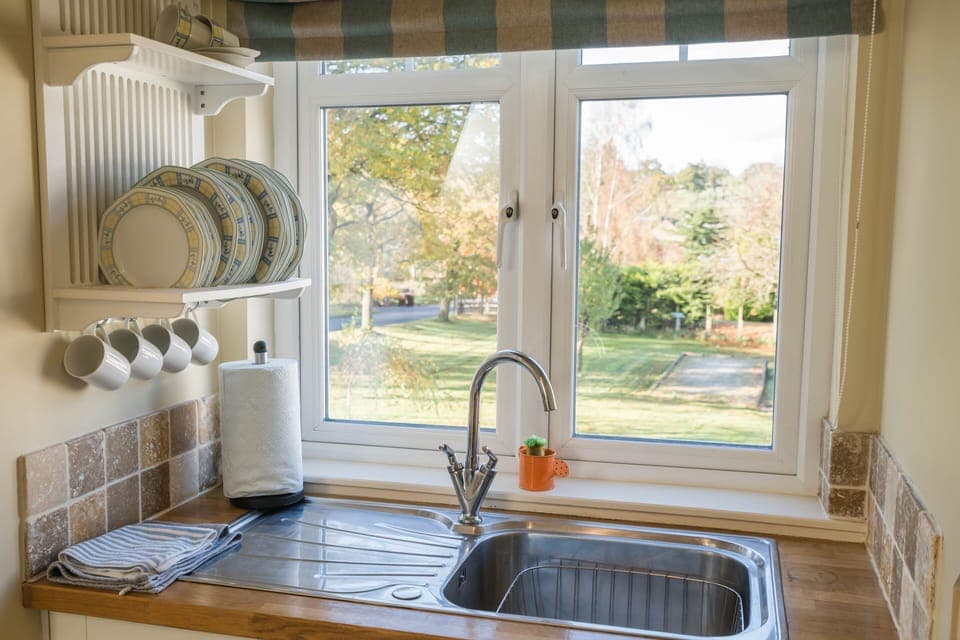 Apartment, 1 Bedroom, Balcony | Private kitchen | Fridge, microwave, oven, stovetop