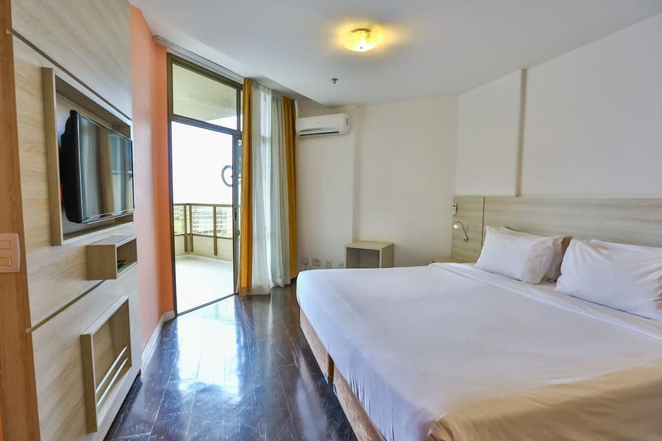  Suite, 1 King Bed, Sofabed Non Smoking | In-room safe, blackout drapes, iron/ironing board, free WiFi