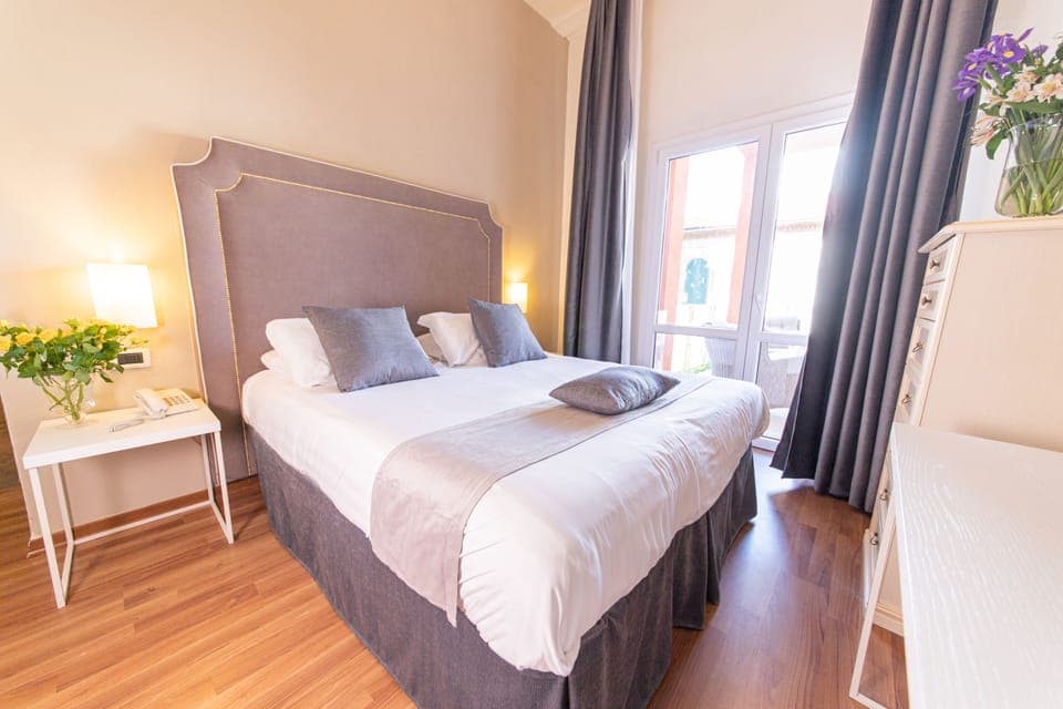 Superior Deluxe | Minibar, in-room safe, desk, cribs/infant beds