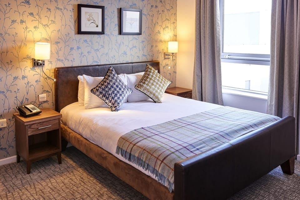 Studio Suite, Kitchen | Premium bedding, in-room safe, individually decorated