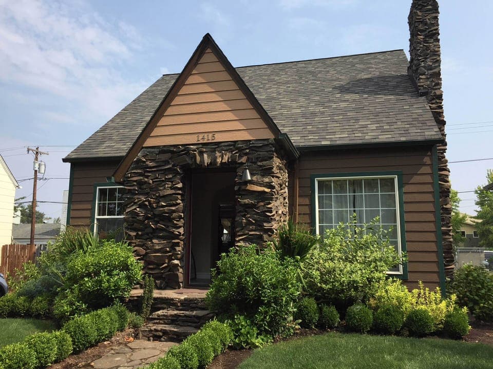 Front of Jefferson Garden Cottage.  