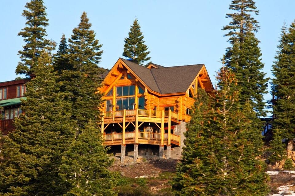 A truly UNIQUE Log Home!!!