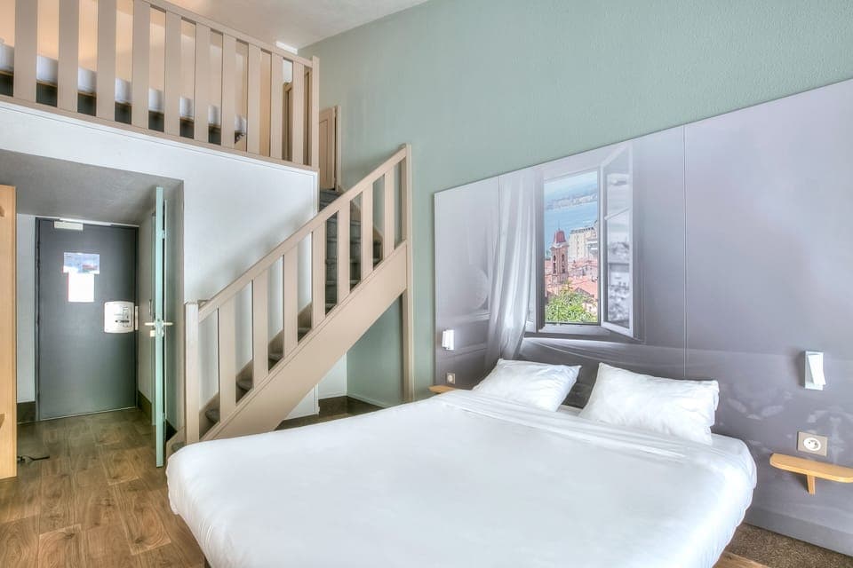 Quadruple Room, Non Smoking | Desk, soundproofing, free WiFi, bed sheets