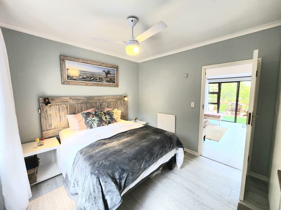 Family Apartment, 1 Queen Bed with Sofa bed, Kitchen, Partial Ocean View | Egyptian cotton sheets, premium bedding, in-room safe