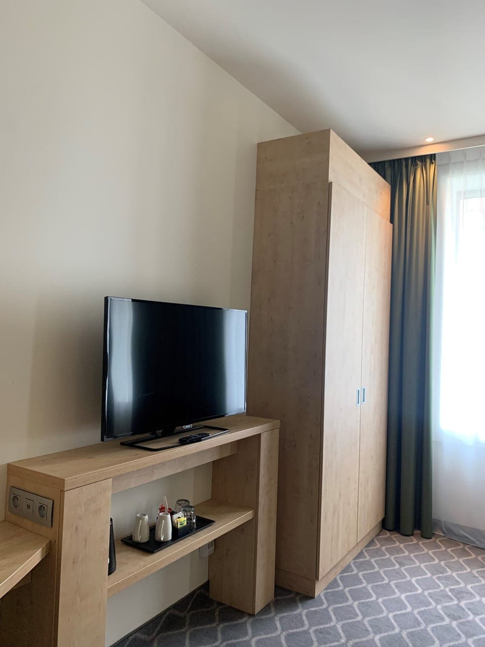 Family Room, 2 Twin Beds (with sofabed) | Television