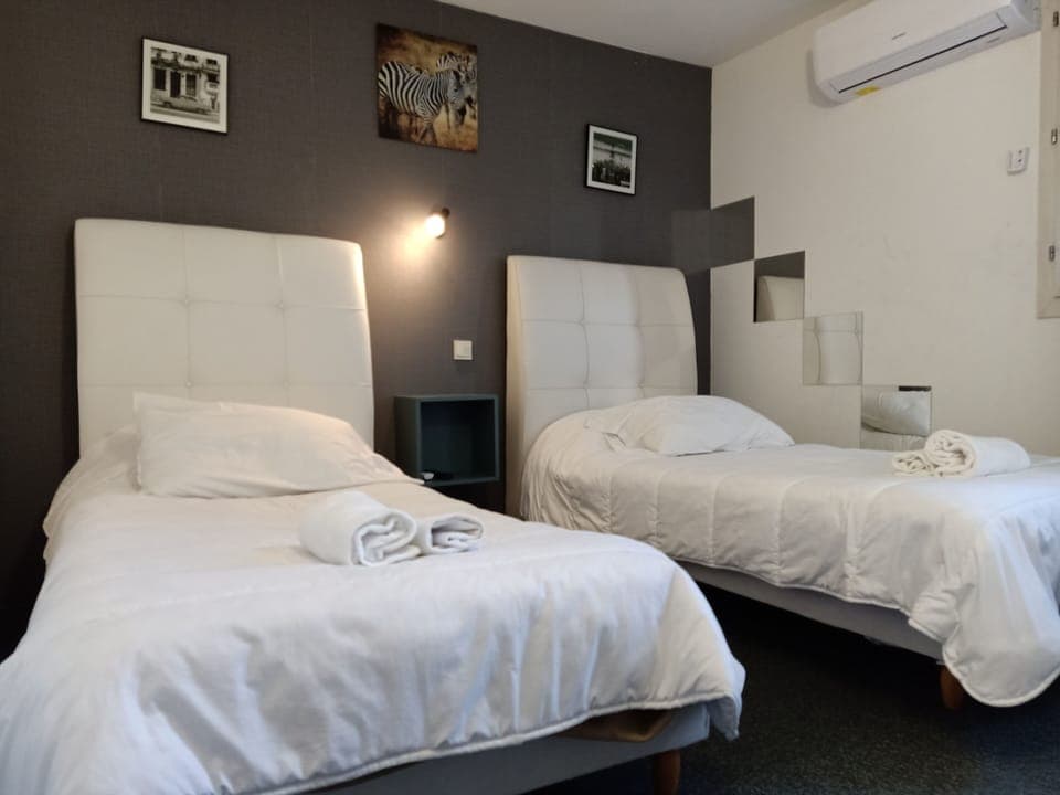 Twin Room | Soundproofing, free WiFi, bed sheets, wheelchair access
