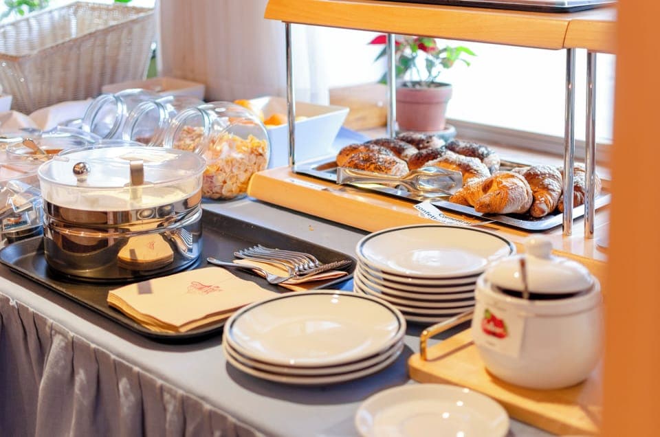 Free daily buffet breakfast