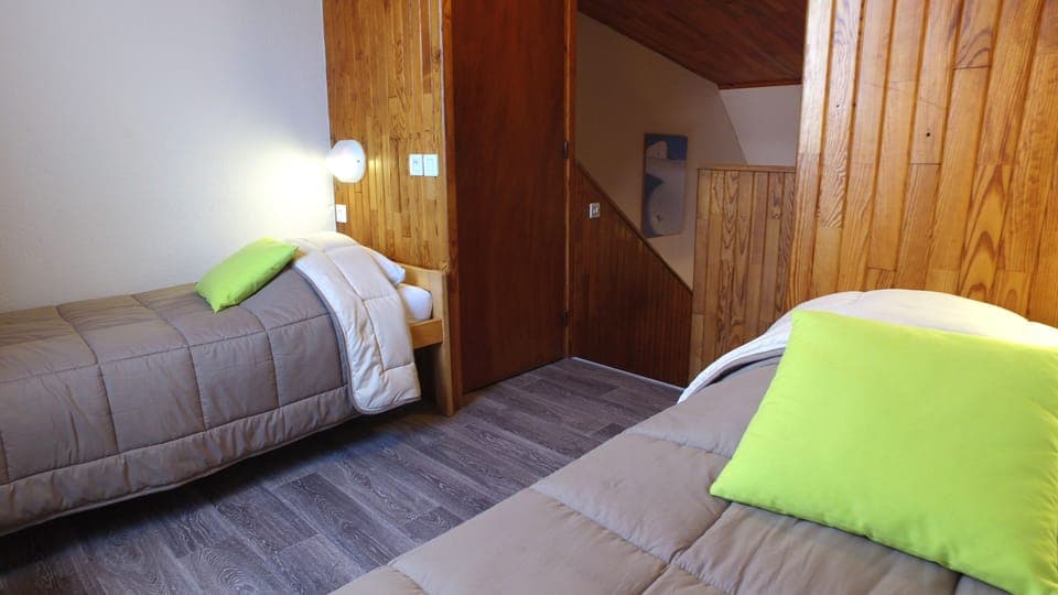 Individually furnished, bed sheets