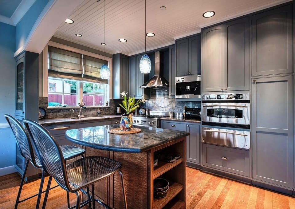 Fully Equipped Gourmet Kitchen