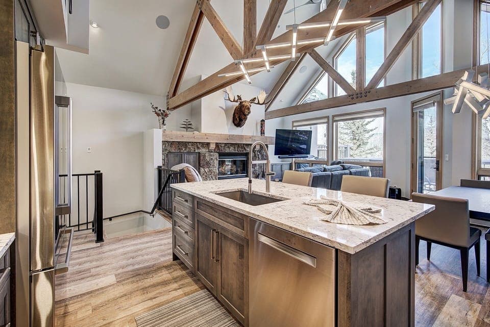 Townhome, 3 Bedrooms | Private kitchen | Full-size fridge, microwave, oven, stovetop