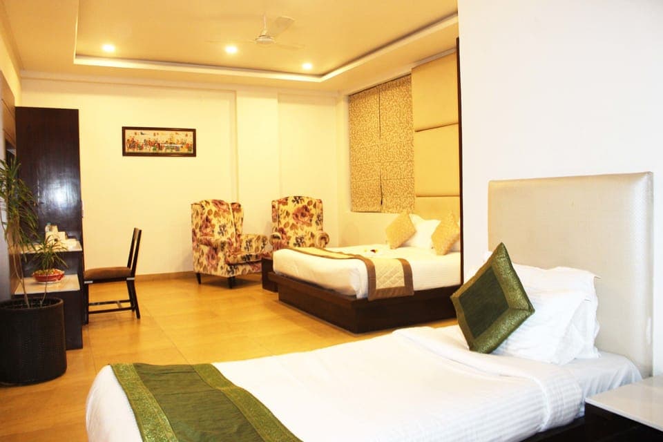 Suite | Premium bedding, in-room safe, desk, soundproofing