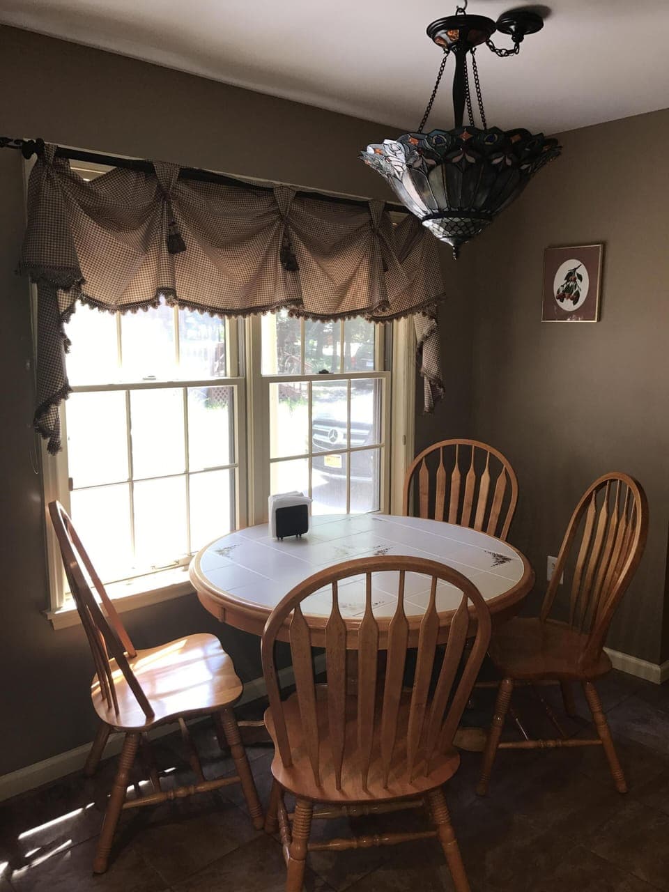 Table for 4 or 6