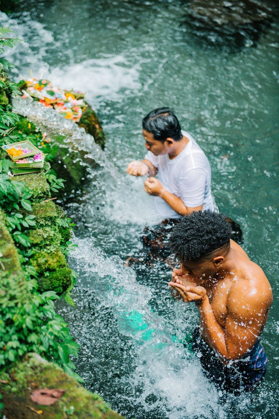 2 outdoor pools, free cabanas, pool umbrellas