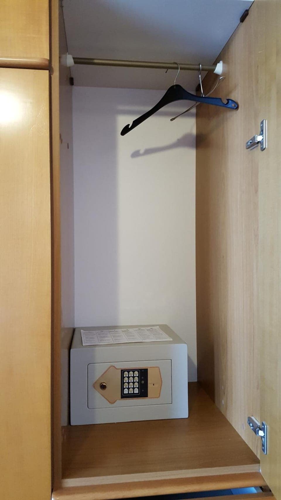 Free WiFi, bed sheets