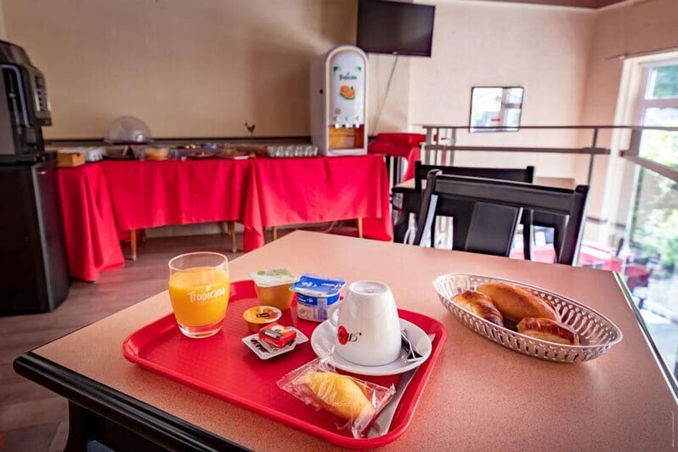 Daily buffet breakfast (EUR 9.00 per person)