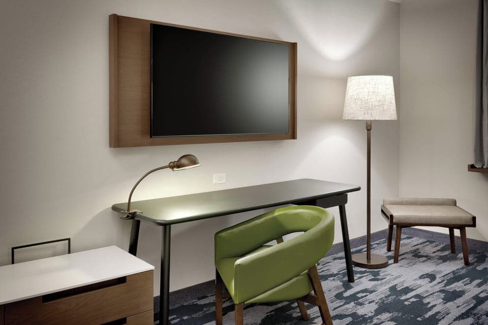 Suite, 1 King Bed with Sofa bed | Desk, iron/ironing board, free WiFi