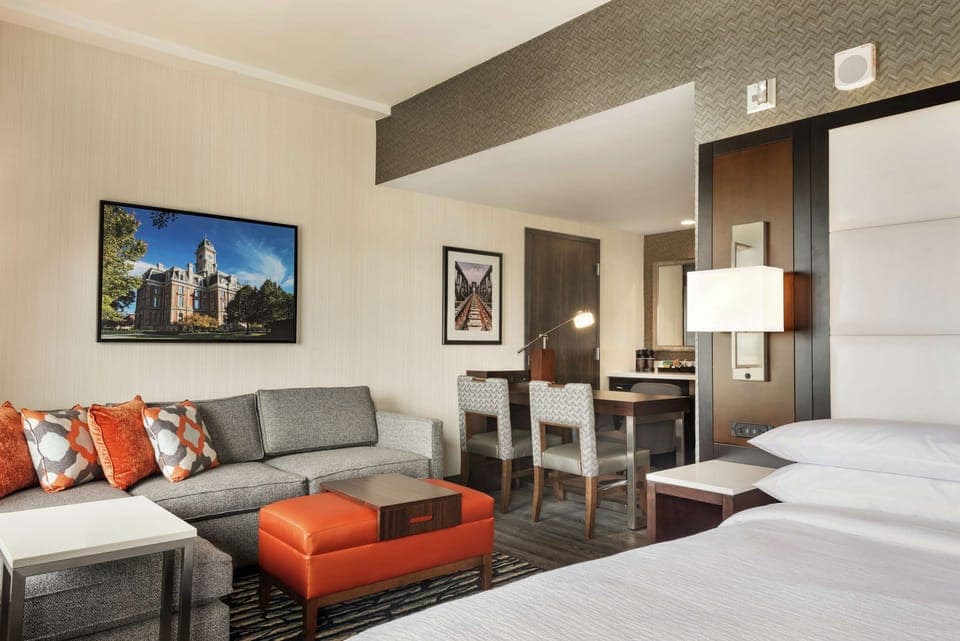 Suite, 1 King Bed, Accessible (2 Room, Hearing Access) | Premium bedding, pillowtop beds, in-room safe, desk