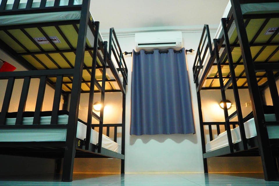Mixed Dorm | Free WiFi
