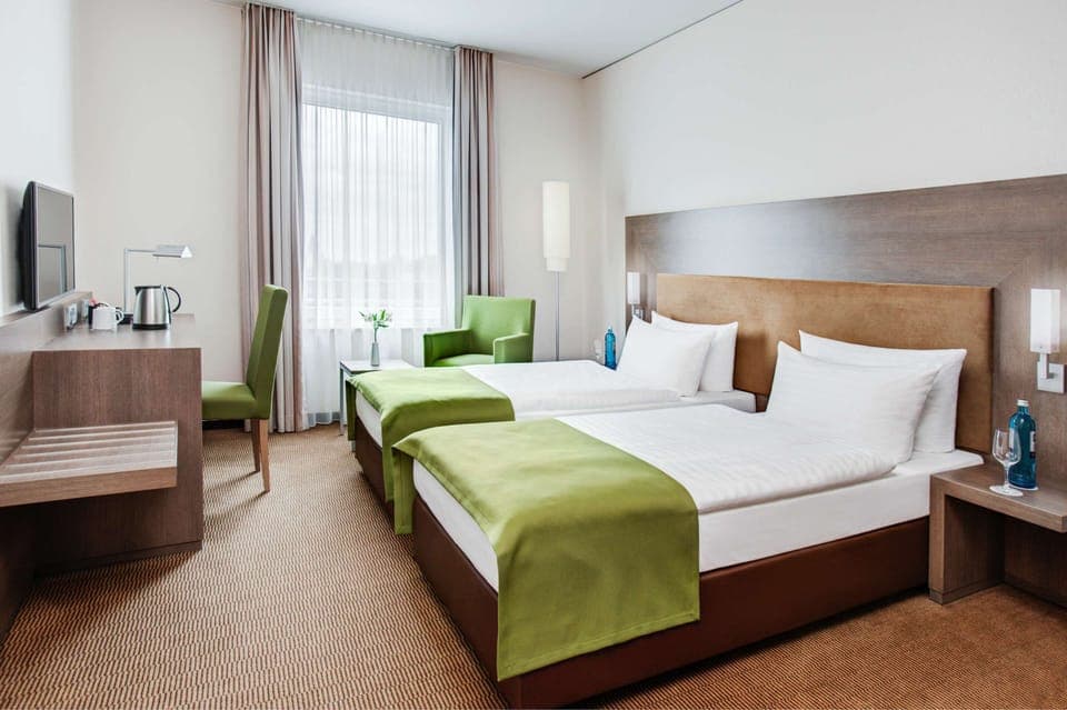 Business Twin Room | Premium bedding, minibar, in-room safe, desk