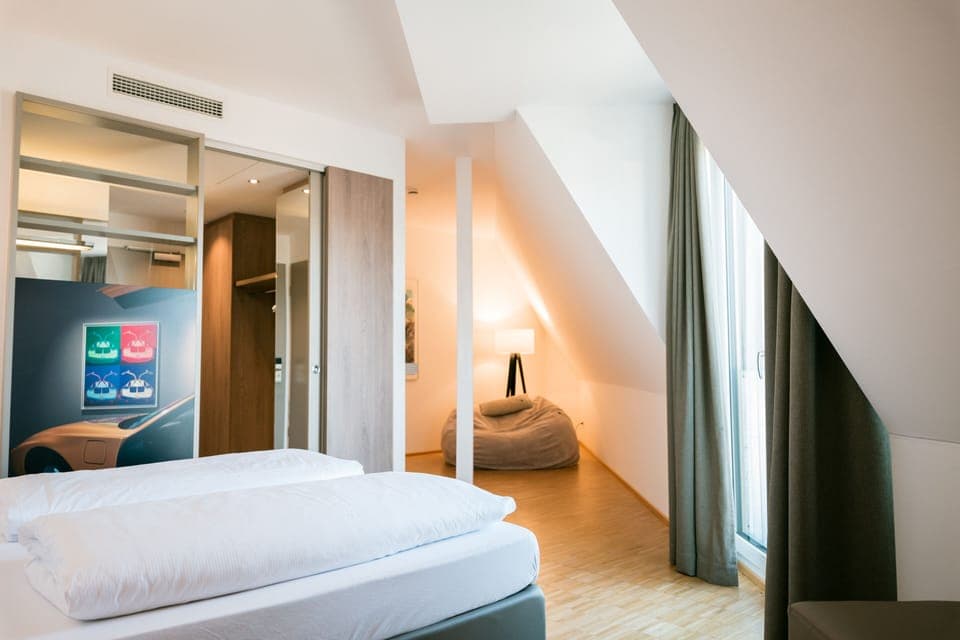 Superior Double Room, 1 King Bed | Hypo-allergenic bedding, in-room safe, desk, soundproofing