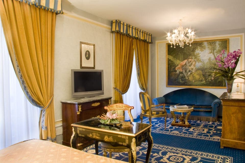 Junior Suite | Premium bedding, down comforters, minibar, in-room safe