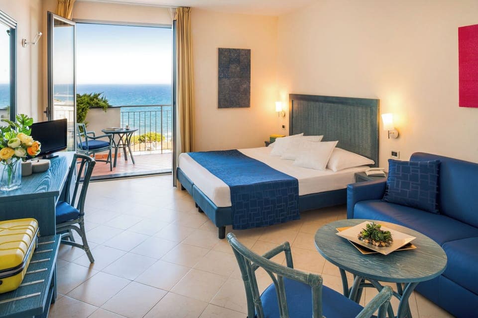 Premium bedding, down comforters, pillowtop beds, minibar