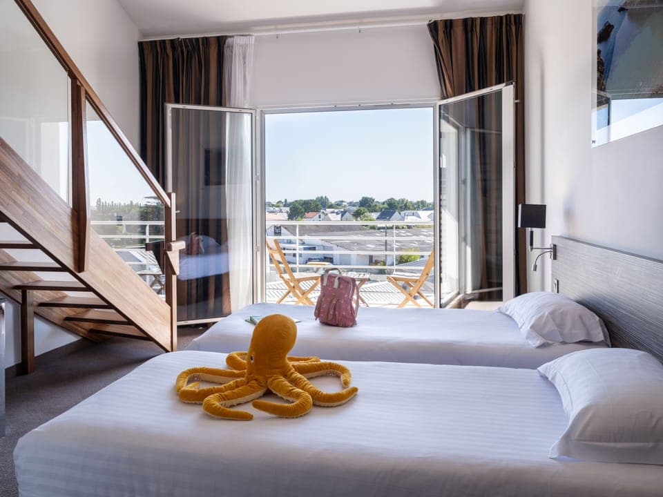 Family Suite, Kitchenette | 1 bedroom, premium bedding, in-room safe, desk