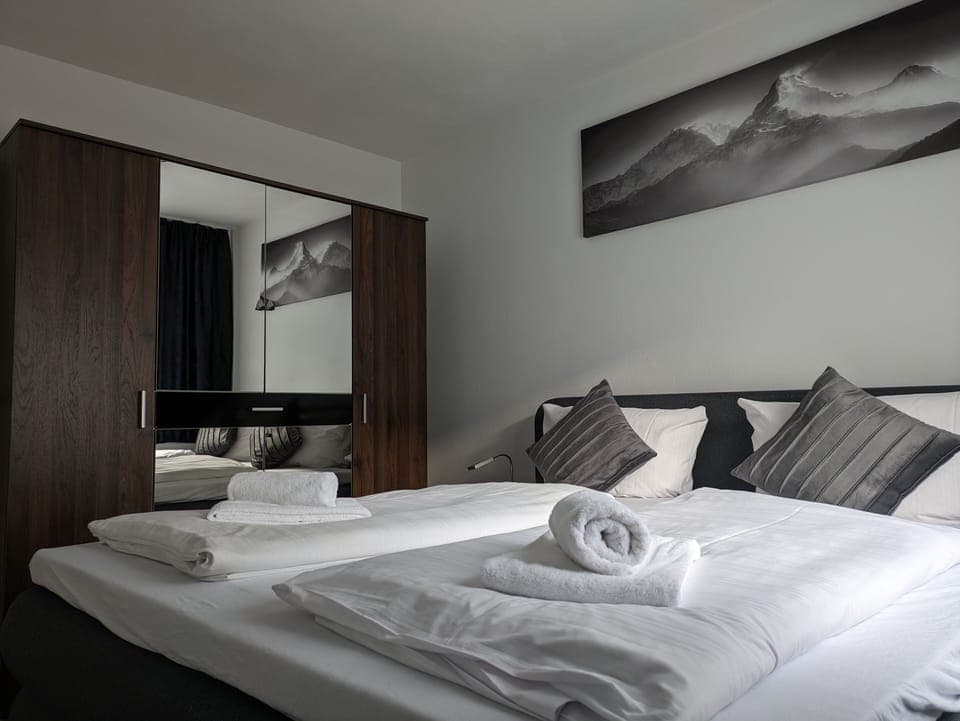 Standard Apartment, 1 Queen Bed with Sofa bed | Free WiFi, bed sheets