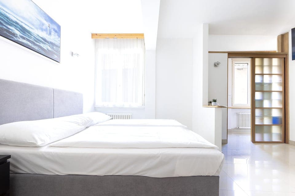 Comfort Quadruple Room | Free WiFi, bed sheets