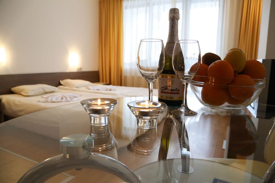 Desk, WiFi, bed sheets