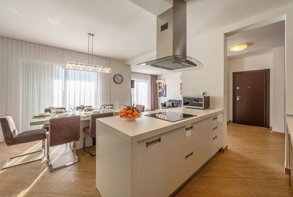 Kitchen and dining room on the1st floor.