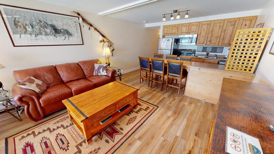 Living Area with Queen Sofabed - Living Area with Queen Sofabed