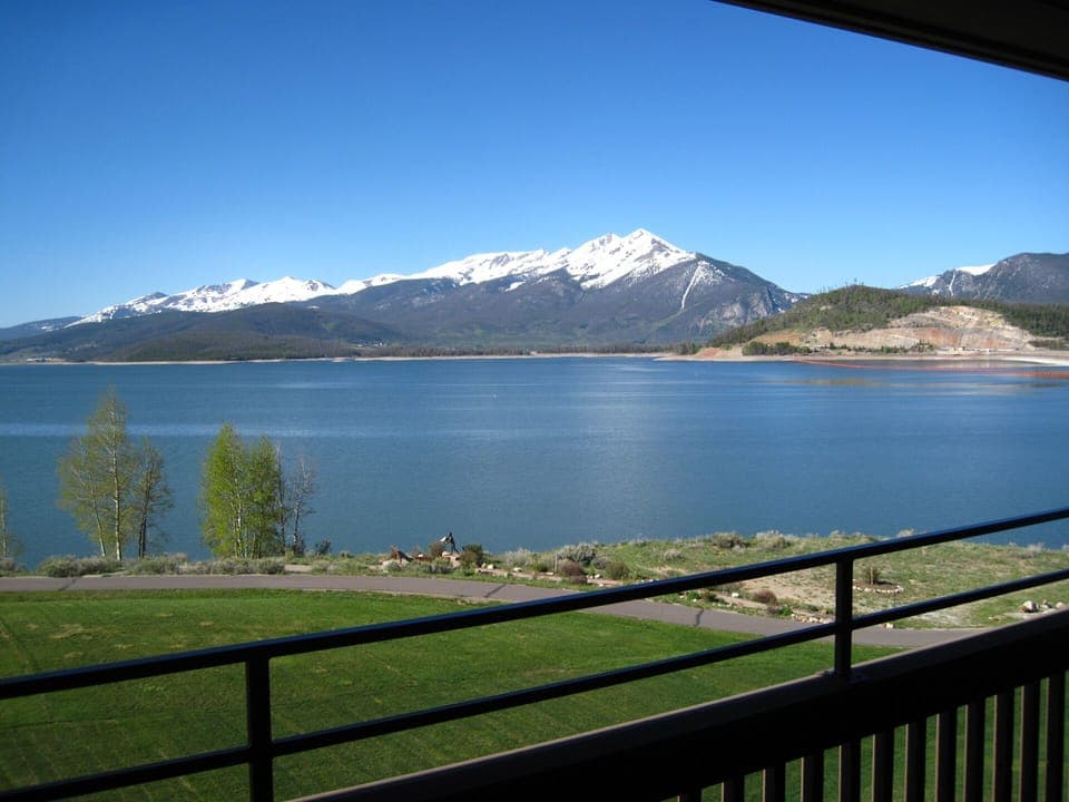 Top of the World Lake and Mountain Views - Top of the World Lake and Mountain Views
