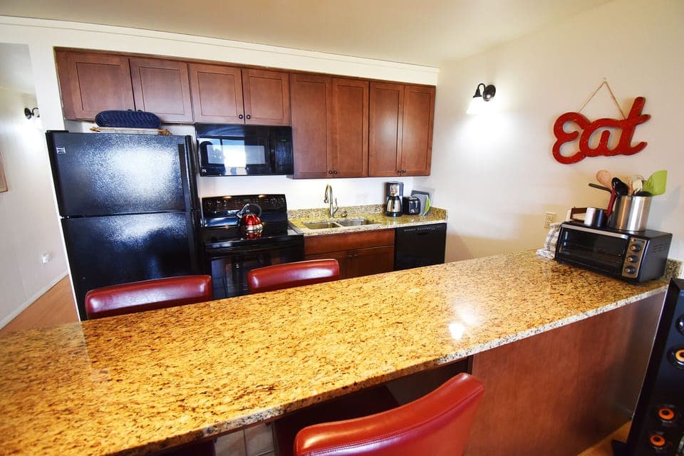 Kitchen Bar has Lots of Prep Space - Kitchen Bar has Lots of Prep Space